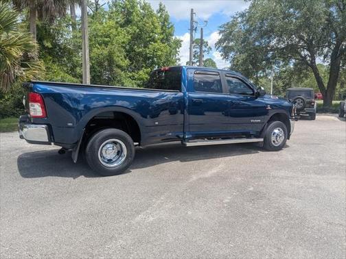 2022 RAM 3500 Big Horn Crew Cab 4x4 8 Box