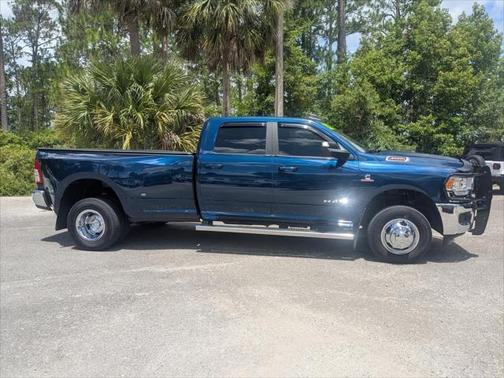2022 RAM 3500 Big Horn Crew Cab 4x4 8 Box
