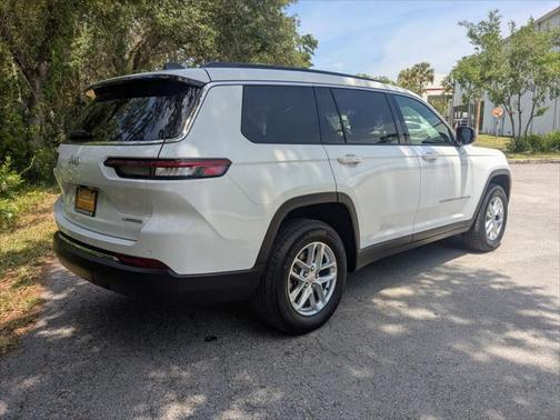 2024 Jeep Grand Cherokee L Laredo 4x2
