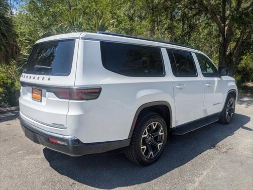 2023 Jeep Wagoneer L Series III 4x2