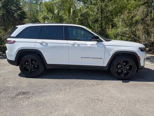 2023 Jeep Grand Cherokee Limited 4x2