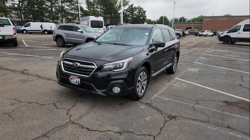 Crystal Black Silica 2018 Subaru Outback 3.6R Touring
