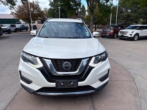 White 2018 Nissan Rogue SV