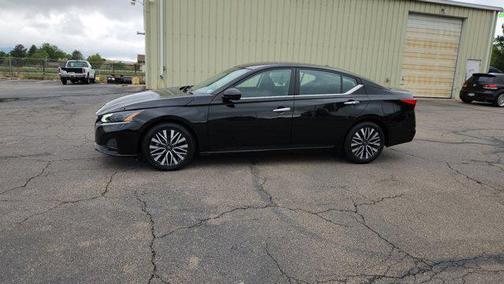 Super Black 2024 Nissan Altima 2.5 SV