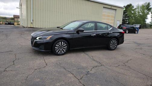 Super Black 2024 Nissan Altima 2.5 SV