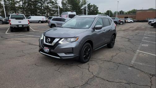 Gun Metallic 2017 Nissan Rogue SV