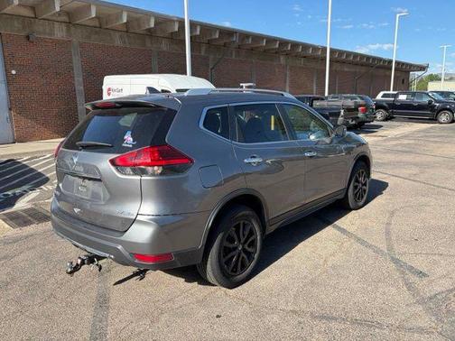 Gun Metallic 2017 Nissan Rogue SV