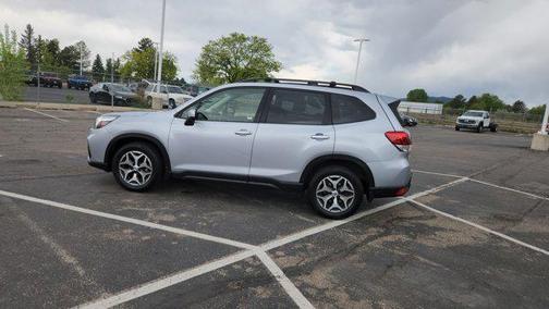 Ice Silver Metallic 2019 Subaru Forester Premium