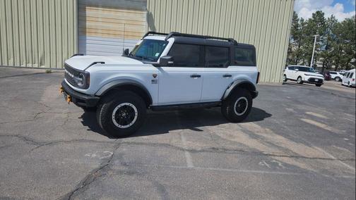 Oxford White 2022 Ford Bronco Badlands