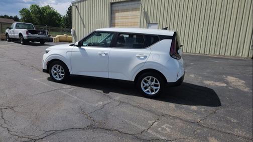 Snow White Pearl 2023 Kia Soul S