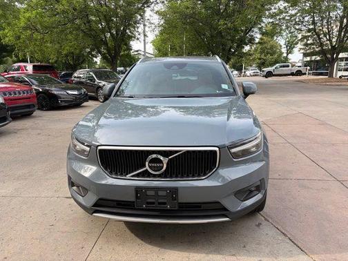 Thunder Grey Metallic 2020 Volvo XC40 T5 Momentum