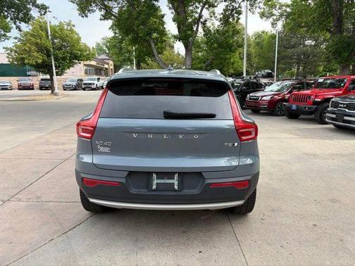 Thunder Grey Metallic 2020 Volvo XC40 T5 Momentum