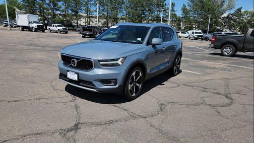 Thunder Grey Metallic 2020 Volvo XC40 T5 Momentum