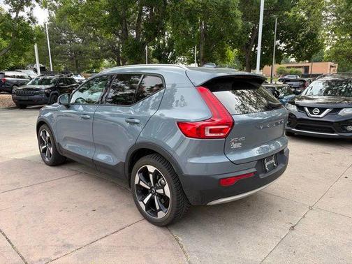 Thunder Grey Metallic 2020 Volvo XC40 T5 Momentum