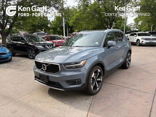 Thunder Grey Metallic 2020 Volvo XC40 T5 Momentum