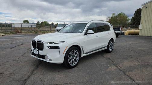 Alpine White 2025 BMW X7 xDrive40i