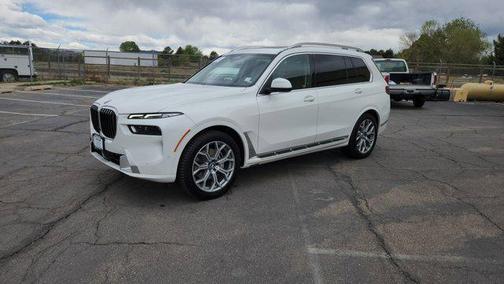 Alpine White 2025 BMW X7 xDrive40i