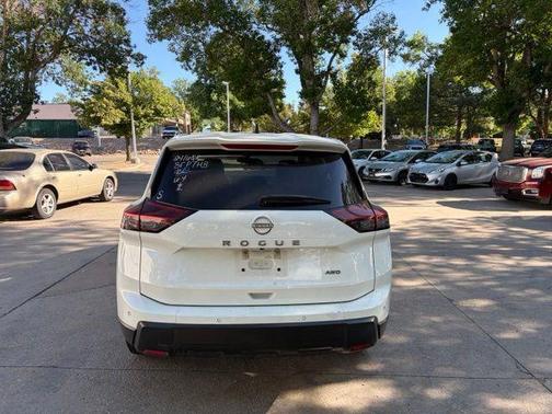 Glacier White 2024 Nissan Rogue S