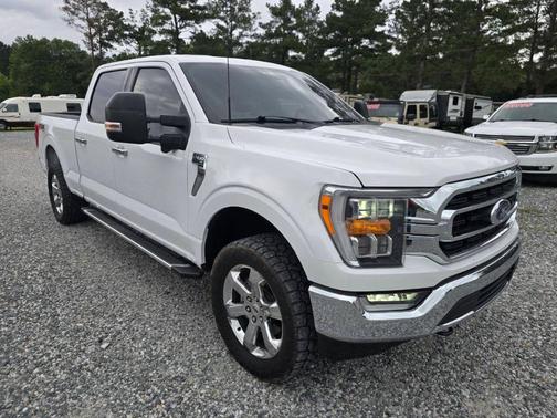Black 2022 Ford F-150 XLT