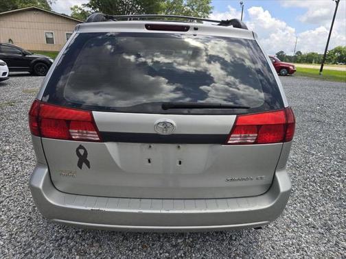 2004 Toyota Sienna CE