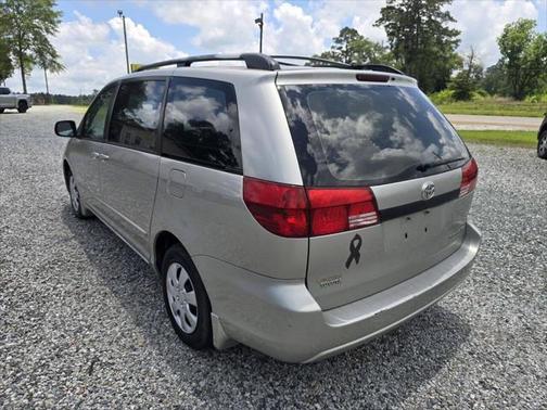 2004 Toyota Sienna CE