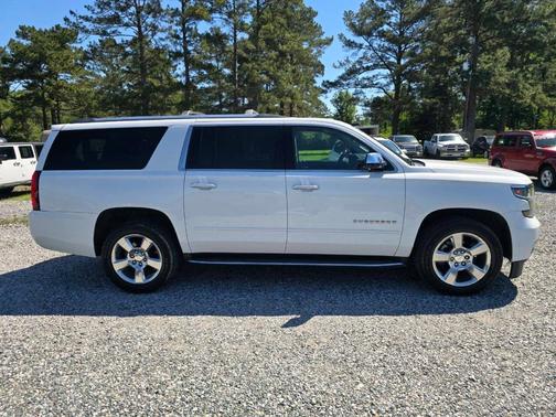 White 2018 Chevrolet Suburban Premier