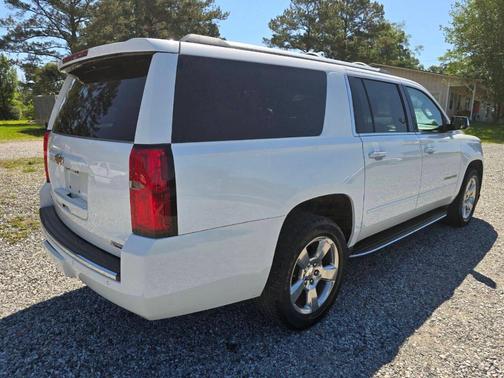 White 2018 Chevrolet Suburban Premier