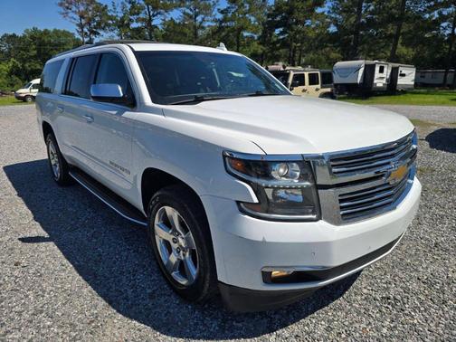 White 2018 Chevrolet Suburban Premier