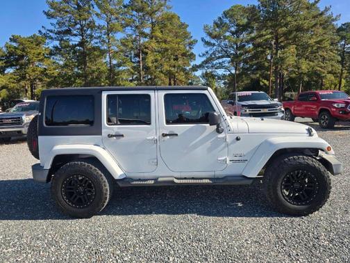 2016 Jeep Wrangler Unlimited Sahara