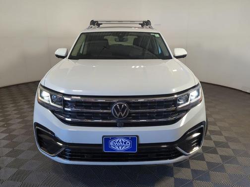 White Pearl 2022 Volkswagen Atlas 3.6L SEL Premium