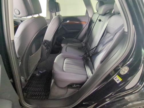 2023 Audi Q5 40 Premium