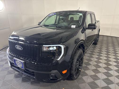Shadow Black 2026 Ford Maverick Lobo Standard