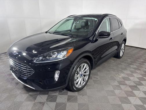 Agate Black Metallic 2022 Ford Escape Titanium