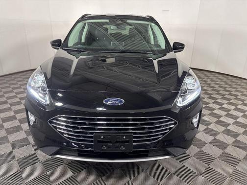 Agate Black Metallic 2022 Ford Escape Titanium