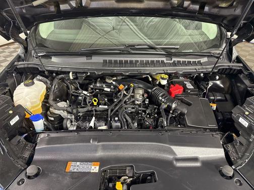 Agate Black Metallic 2024 Ford Edge SEL