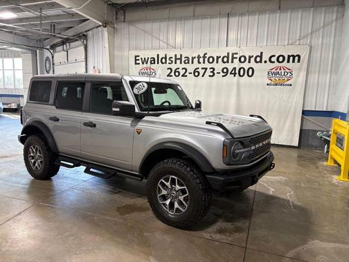 Iconic Silver Metallic 2024 Ford Bronco Badlands