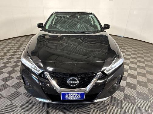 Super Black 2023 Nissan Maxima SL