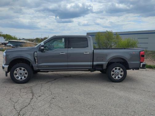 Carbonized Gray Metallic 2026 Ford F-250 Lariat