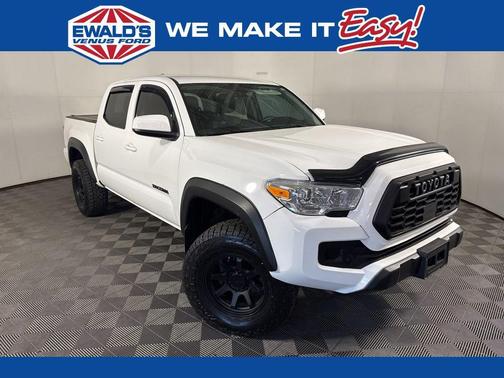 White 2022 Toyota Tacoma SR