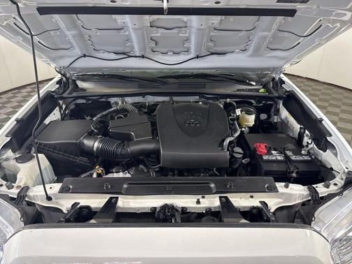 White 2022 Toyota Tacoma SR
