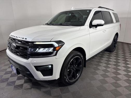 Star White Metallic Tri-Coat 2022 Ford Expedition Limited