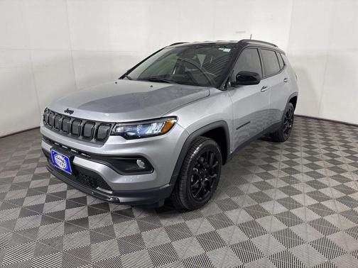 Billet Silver Metallic Clearcoat 2022 Jeep Compass Latitude