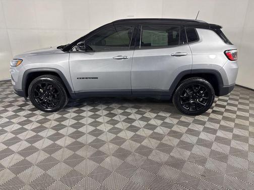 Billet Silver Metallic Clearcoat 2022 Jeep Compass Latitude