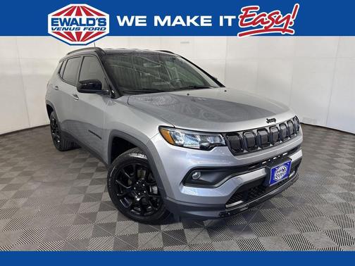 Billet Silver Metallic Clearcoat 2022 Jeep Compass Latitude