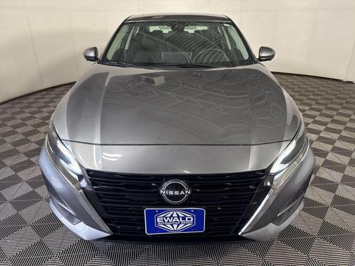 Gun Metallic 2023 Nissan Altima 2.5 SL