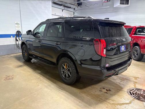 Agate Black Metallic 2025 Ford Expedition Tremor