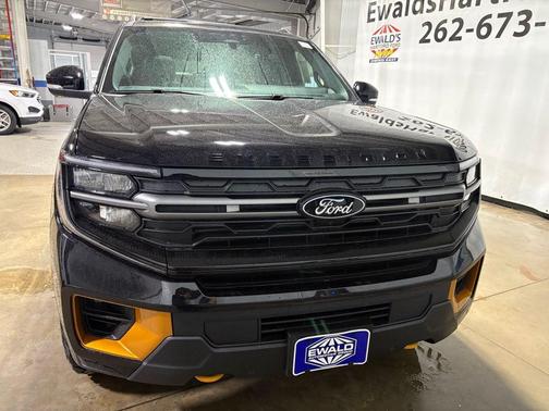 Agate Black Metallic 2025 Ford Expedition Tremor