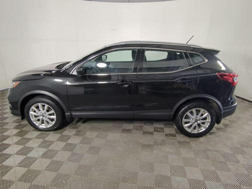 2022 Nissan Rogue Sport SV