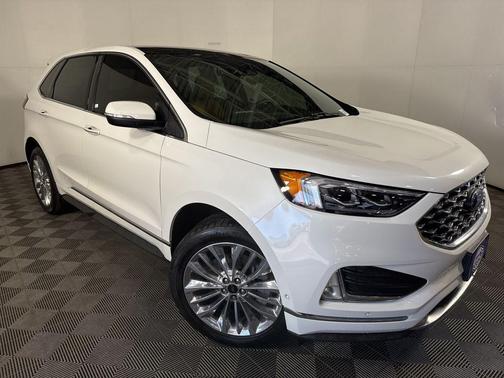 Star White Metallic Tri-Coat 2024 Ford Edge Titanium