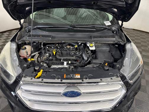 Black Metallic 2019 Ford Escape SE